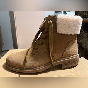 New in box Ugg boots